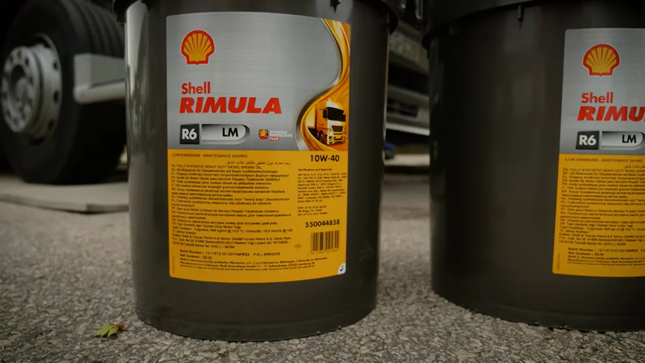 Turán Frici bemutatja, miért tölt Shell Rimulát a kamionjába!