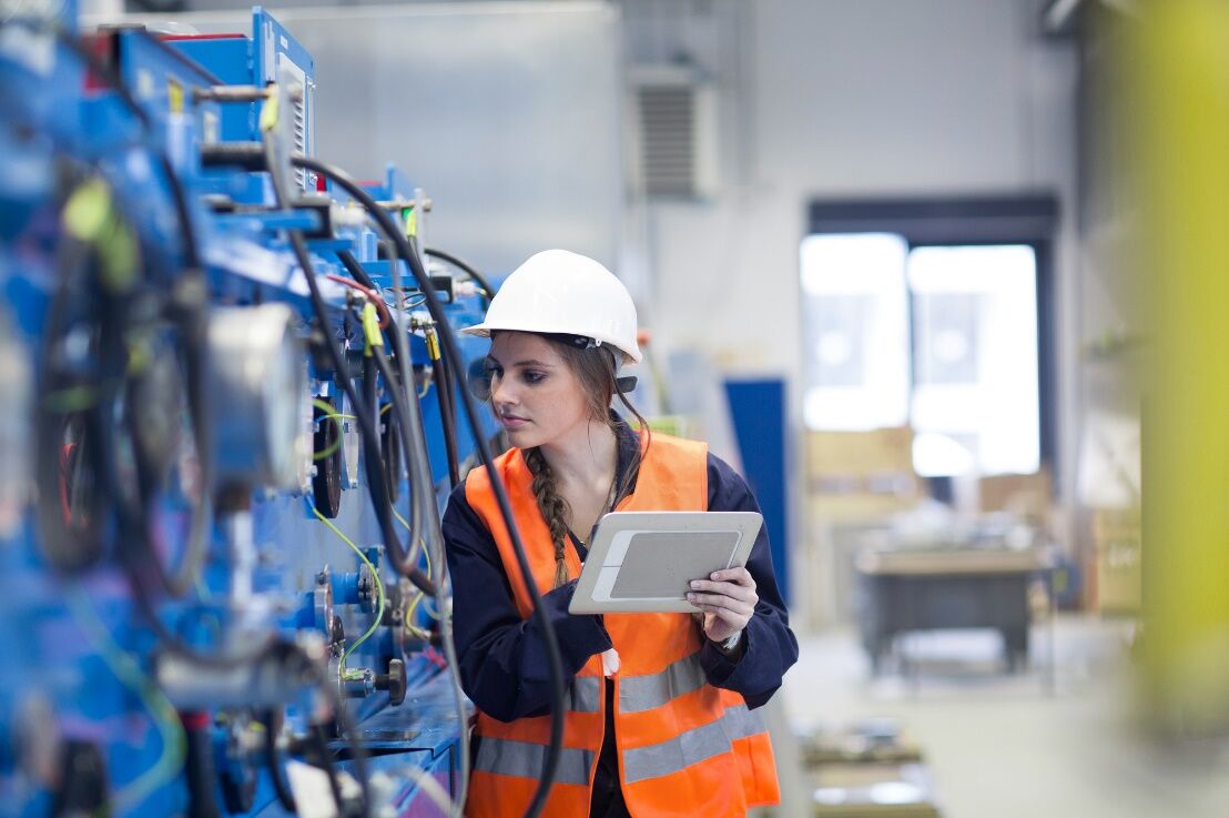 Videó - Egy tudatosan megválasztott hidraulikaolajjal, akár kétszámjegyű energiacsökkentés érhető el